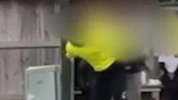 Här urartar pojklagsmatch i Stockholm – domaren till attack