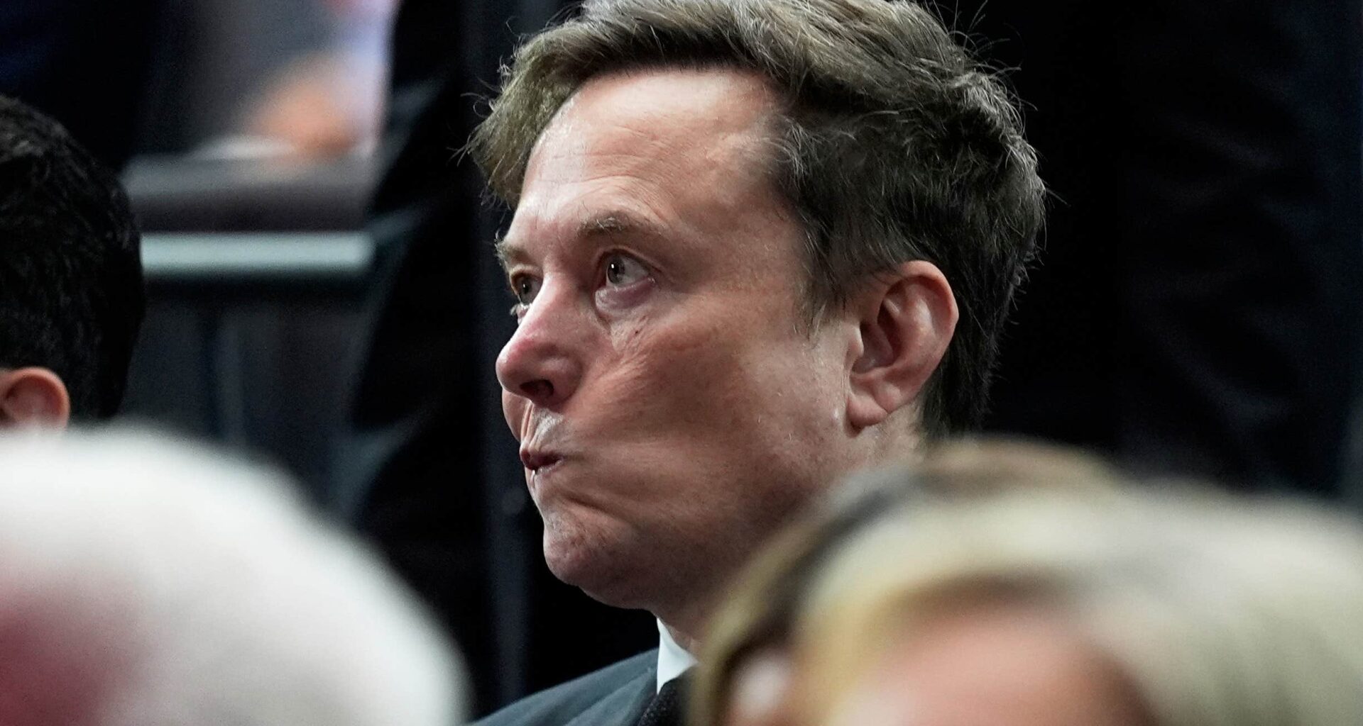 Aktieägarnas stöd till Elon Musk minskar