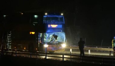Buss i krock med häst på E22 i Hörby