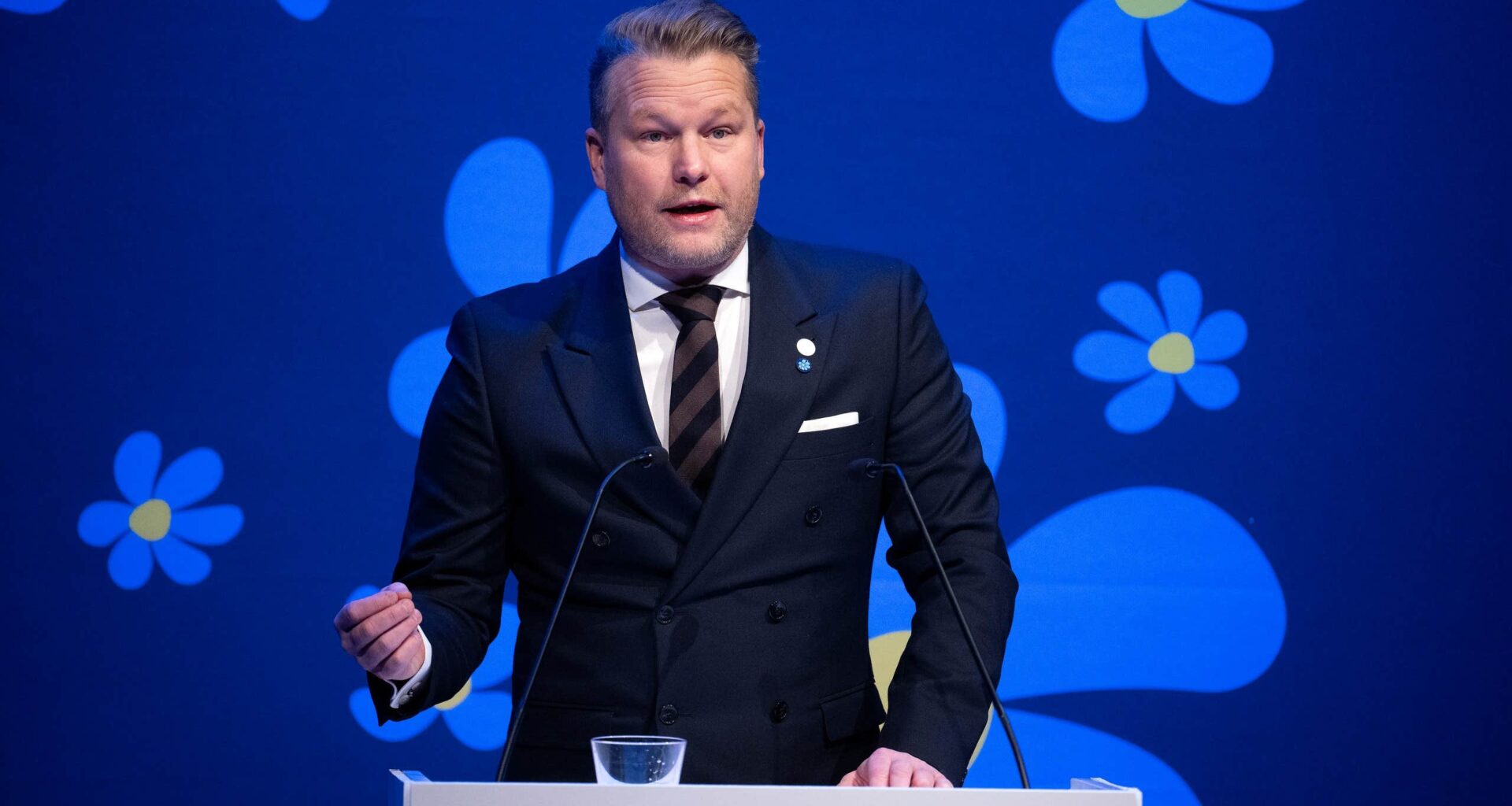 SD får nobben – SVT-chefer kallas inte till kulturutskottet