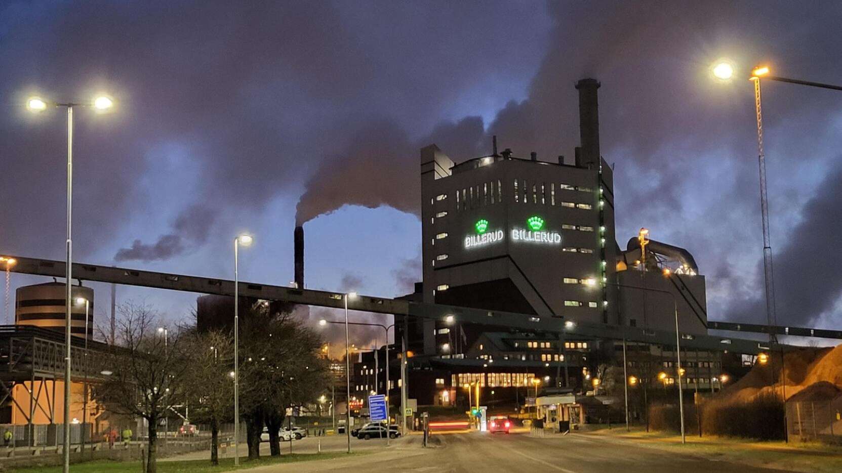 Glödbrand på Gruvöns bruk orsakade stor insats: ”Eftersläckning”