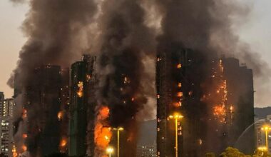 Boende instängda efter jättebrand i Hongkong