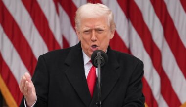 Trump rasar efter frågor sin ålder: ”Galningar”