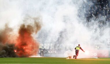 Skandalscener då kvalet till allsvenskan avgjordes – planen fattade eld: ”En mörk dag för svensk fotboll” | Sport