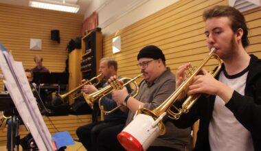 Tidningen - Storband med julkänsla – första gången offentligt gig med sångsolisten