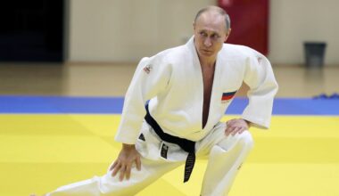 Ryssland tillåts tävla under rysk flagg i judo: ”Hemskt”