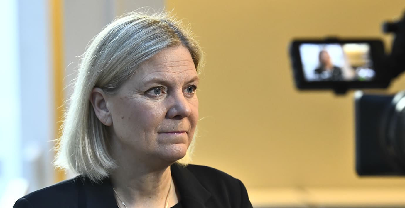 Andersson får kritik för bild med dömda gängmän