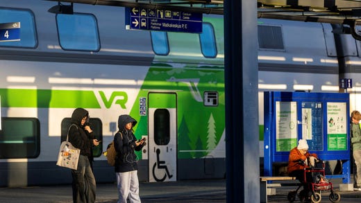 Långdistanstågen i Finland håller tidtabellerna bättre än vad man lyckas med i Sverige.