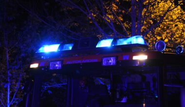 PERSONBIL KÖRDE AV VÄGEN – AVFARTEN STÄNGDES AV