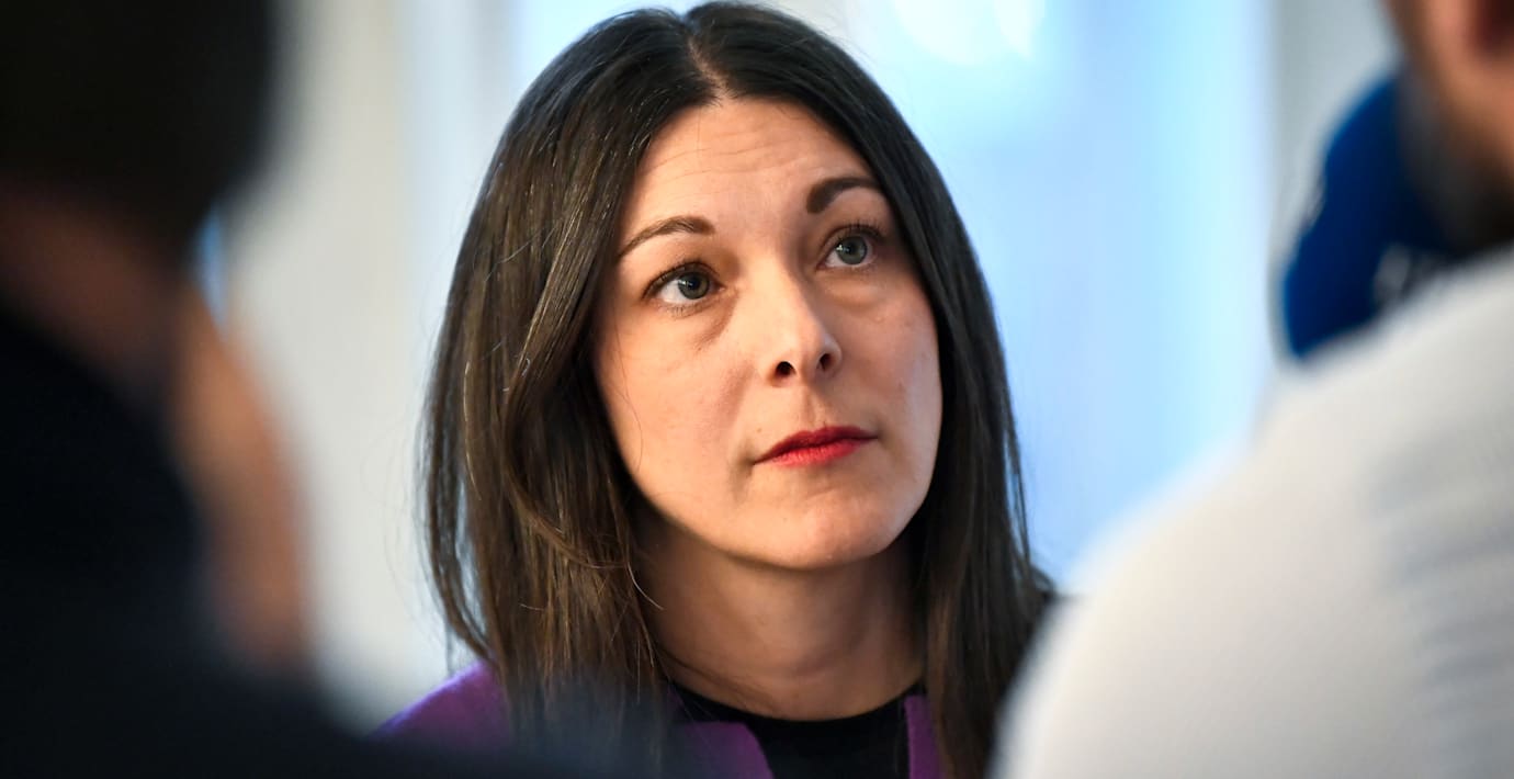 Regeringen uppmanas göra mer mot barnsexdockorna