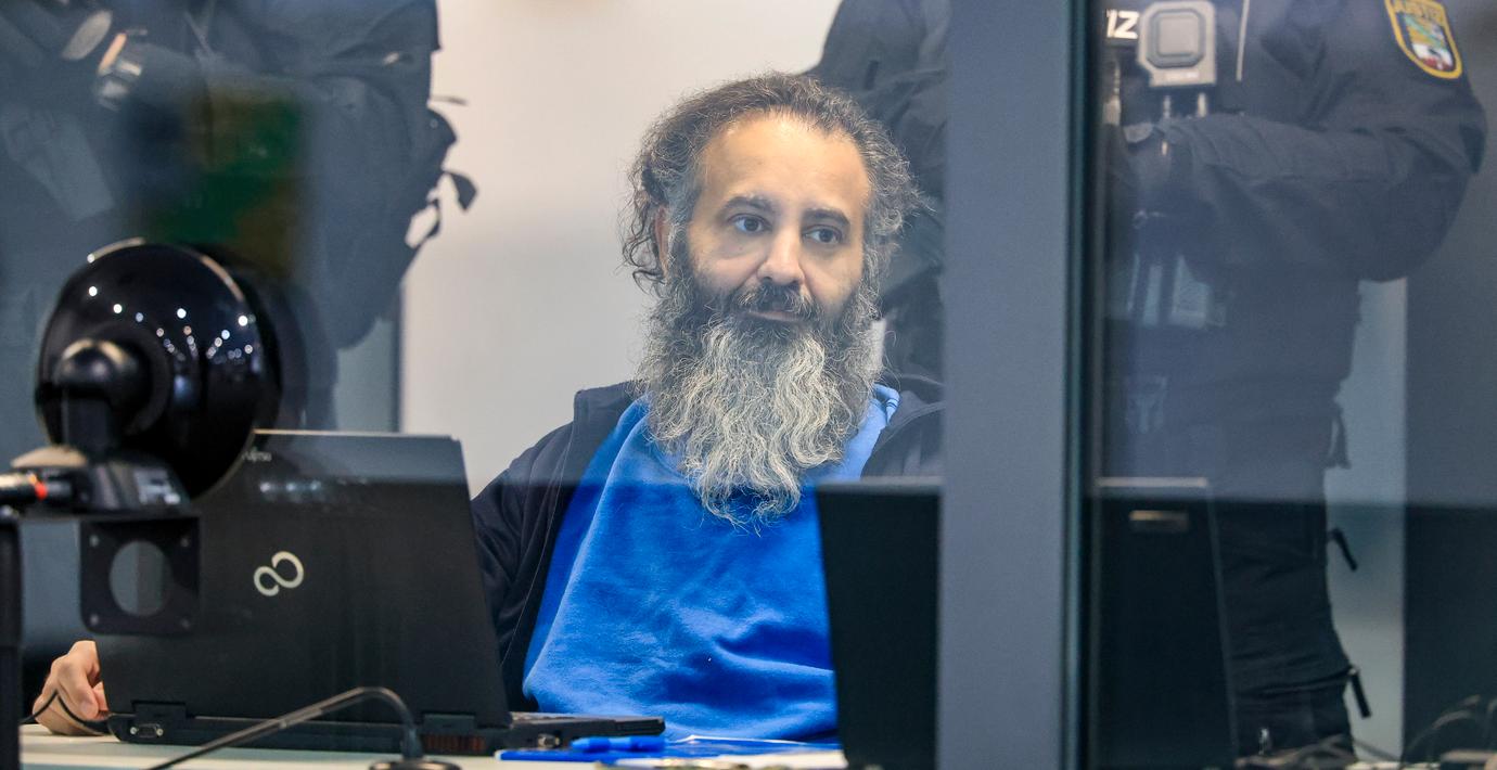 Åtalade gärningsmannen planerar att vittna i dagar