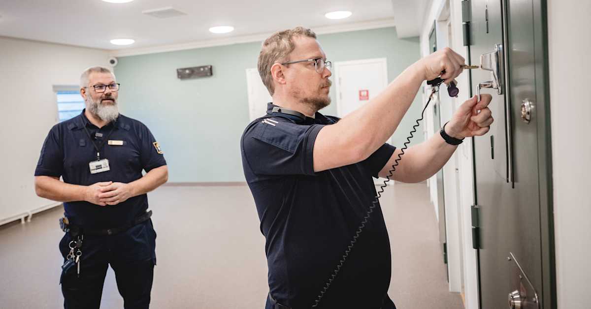 Här bygger Sverige isolerings­celler för 13-åringar | Utrikes