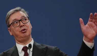 Nya våldsamheter i Serbien – Vucic lovar nyval - Västerbottens-Kuriren