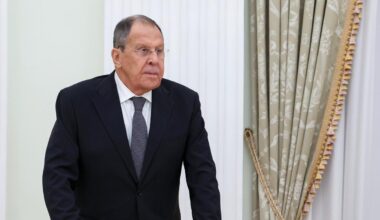 Putin irriterad på Lavrovs hårda stil