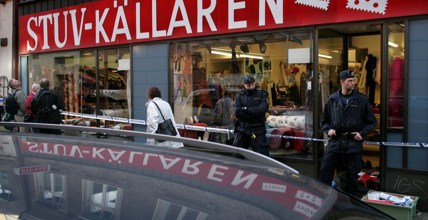 Pekades ut för gammalt mord – åtalas för att ha stulit halv miljon från äldre