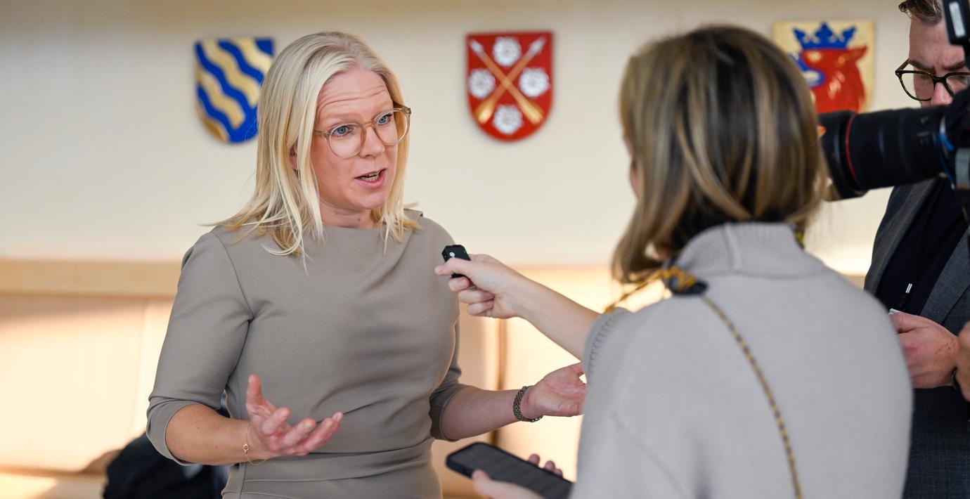 C-toppen försvinner när partiledaren stuvar om