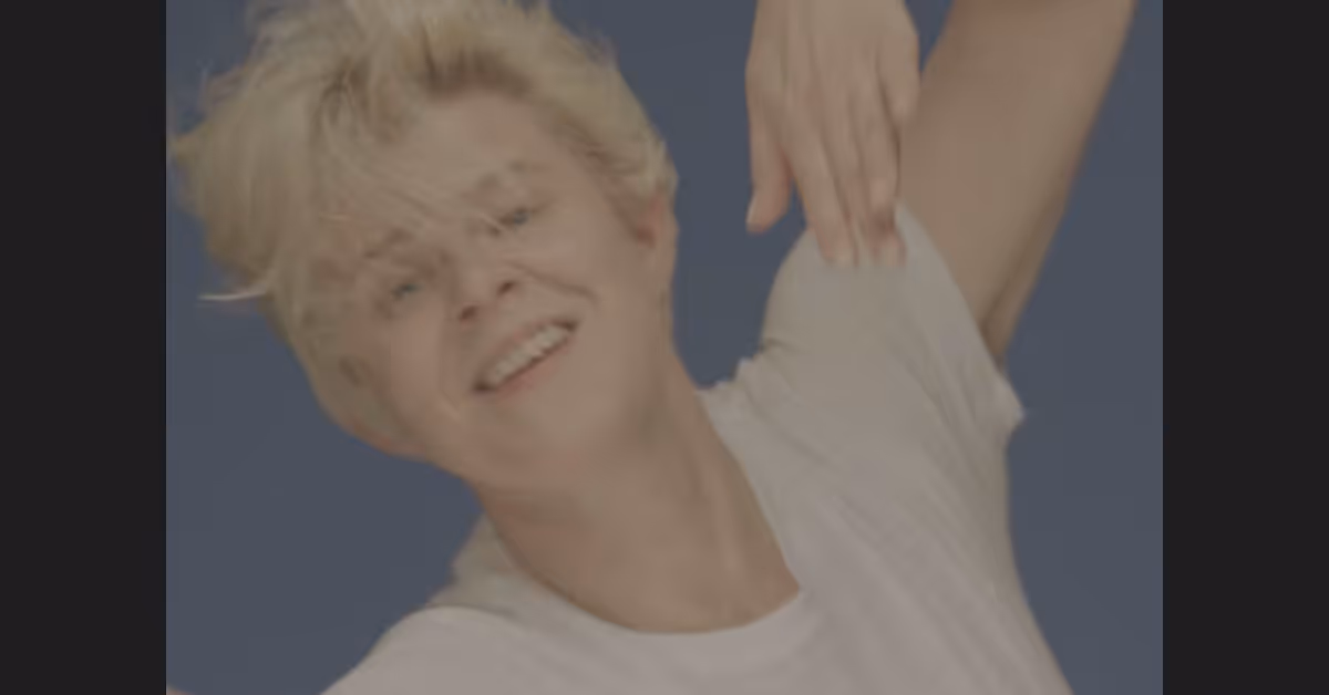 Ny singel från Robyn ute nu - SVT Nyheter