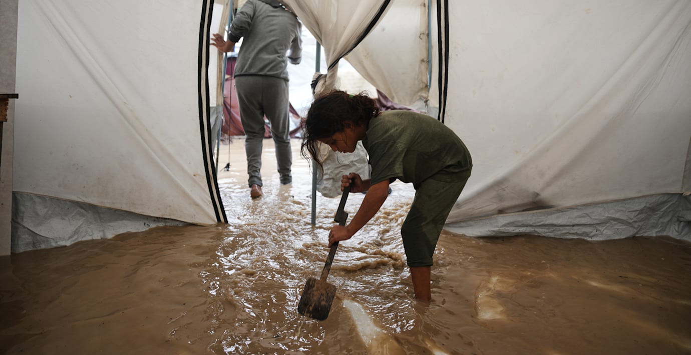 Ihållande regn översvämmar tält och toaletter i Gaza