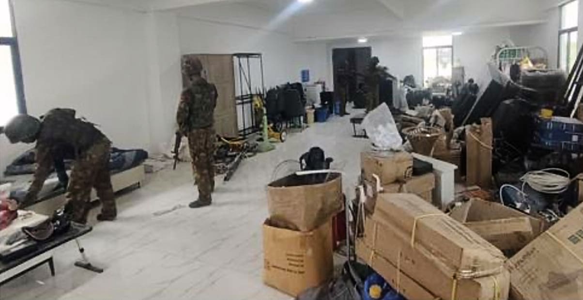 Massgripanden vid tillslag mot ”bedrägerifabriker”