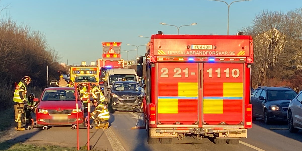 Trafikolycka på Tycho Hedéns väg – två personer till sjukhus