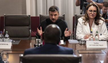 Ukrainas försvar granskas efter korruptionshärvan