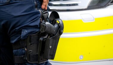 Polisvapen använt vid minst två skjutningar