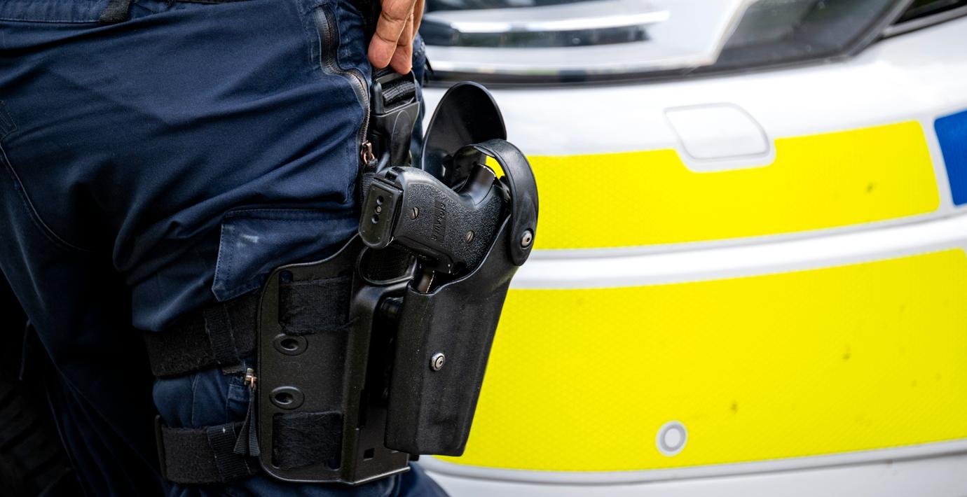 Polisvapen använt vid minst två skjutningar