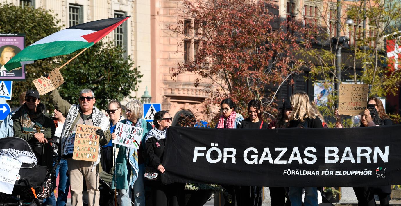 Oppositionen rasar när SL drar in busslinjer under demonstrationer