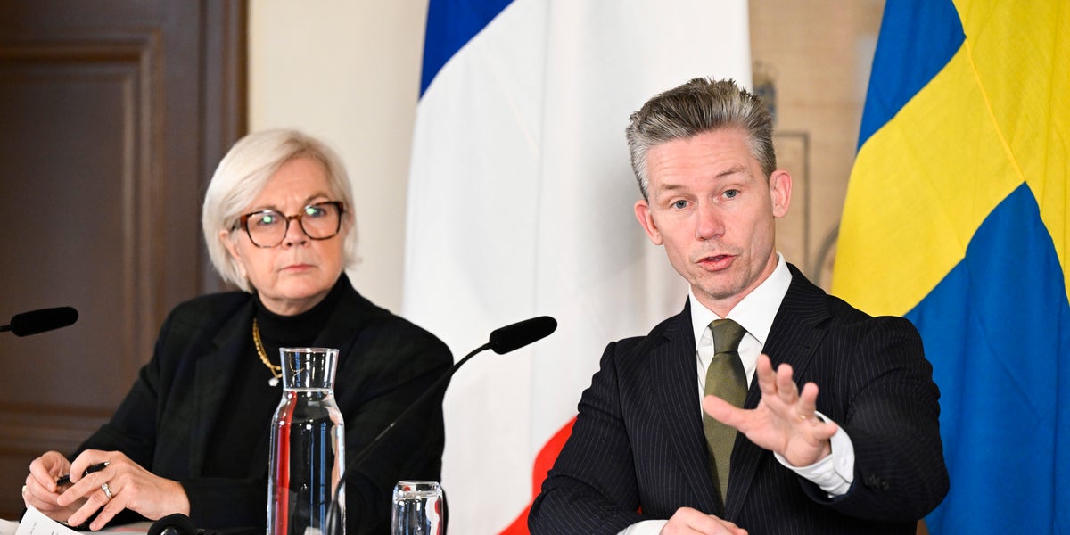 Frankrike vill sälja krigsfartyg till Sverige