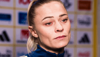 Se en intervju med Fridolina Rolfö i spelaren.