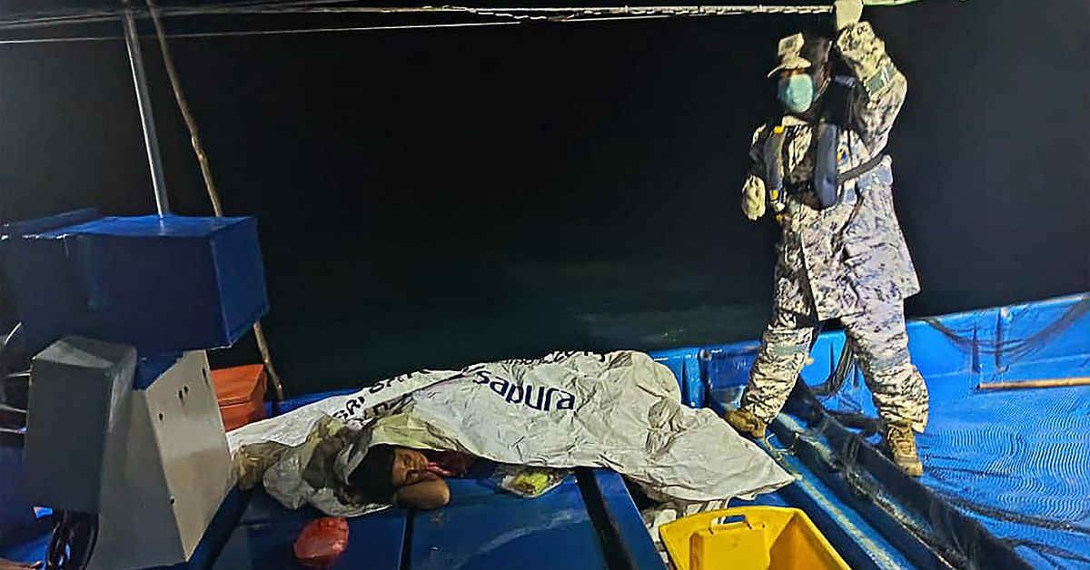Flera döda och hundratals saknas efter båtkatastrof utanför Malaysia