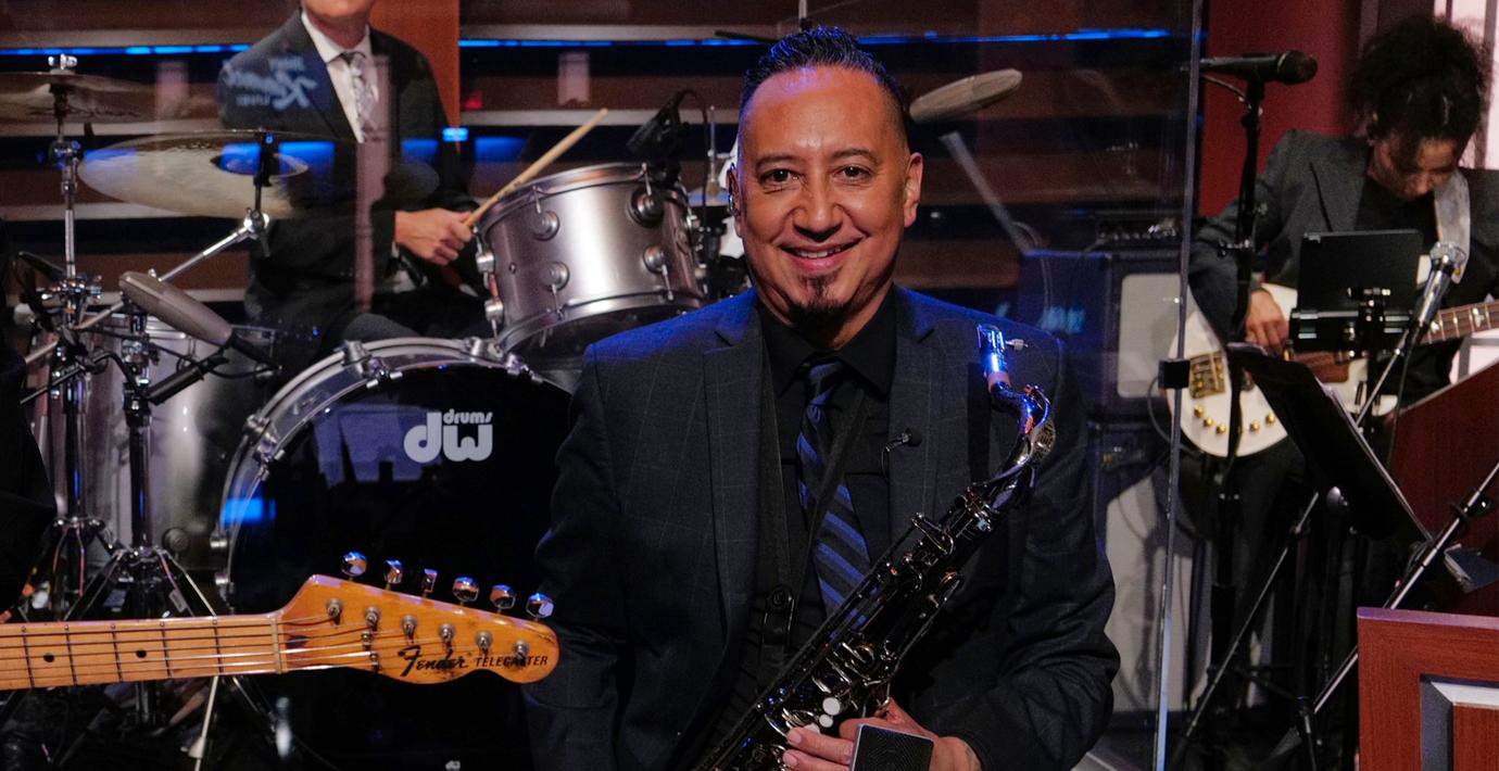 Jimmy Kimmel i tårar efter kapellmästarens död