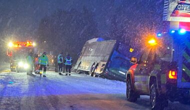 Buss i diket – passagerare kom inte ut – Smålänningen