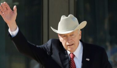 Var ultrakonservativ – ändå stödde han Harris 2024