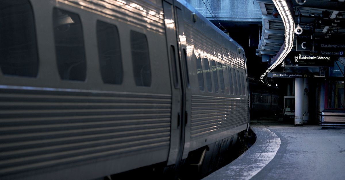 Tågen rullar igen sedan kontaktledning rasat