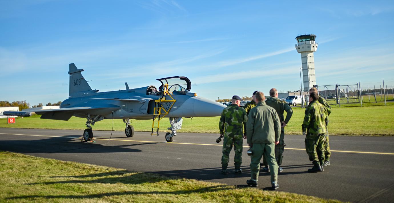 Toppar i Kanadas flygvapen sågar Gripen: ”Värdelös”