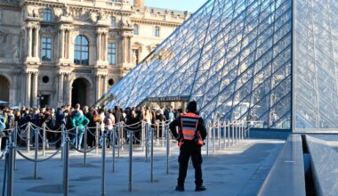 Motocrossprofil misstänks för juvelkuppen på Louvren