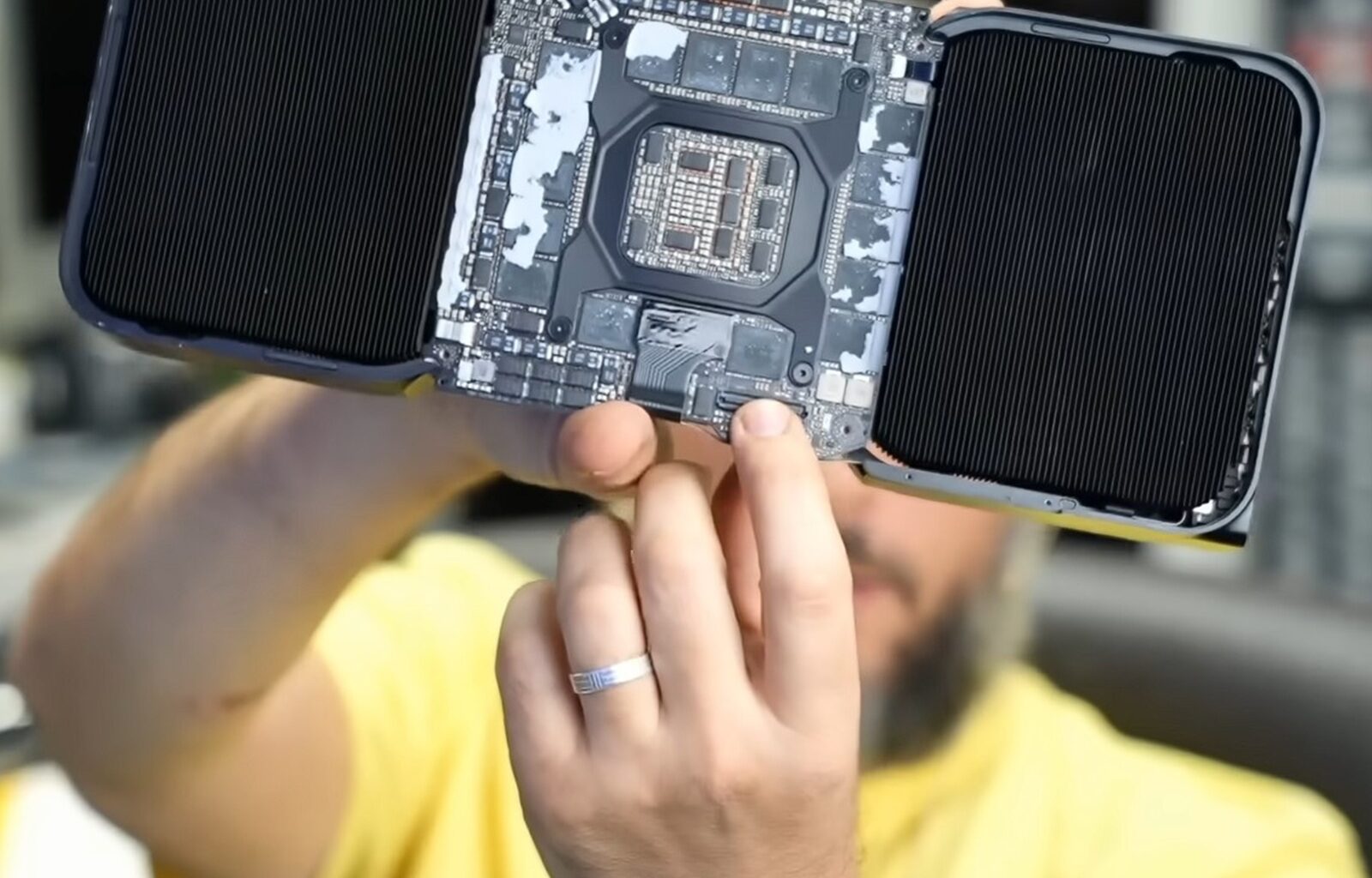 Nvidia RTX Pro 6000 för 10 000 USD blir värdelös när PCIe-kontakten går av: Ingen ersättningsdel tillgänglig