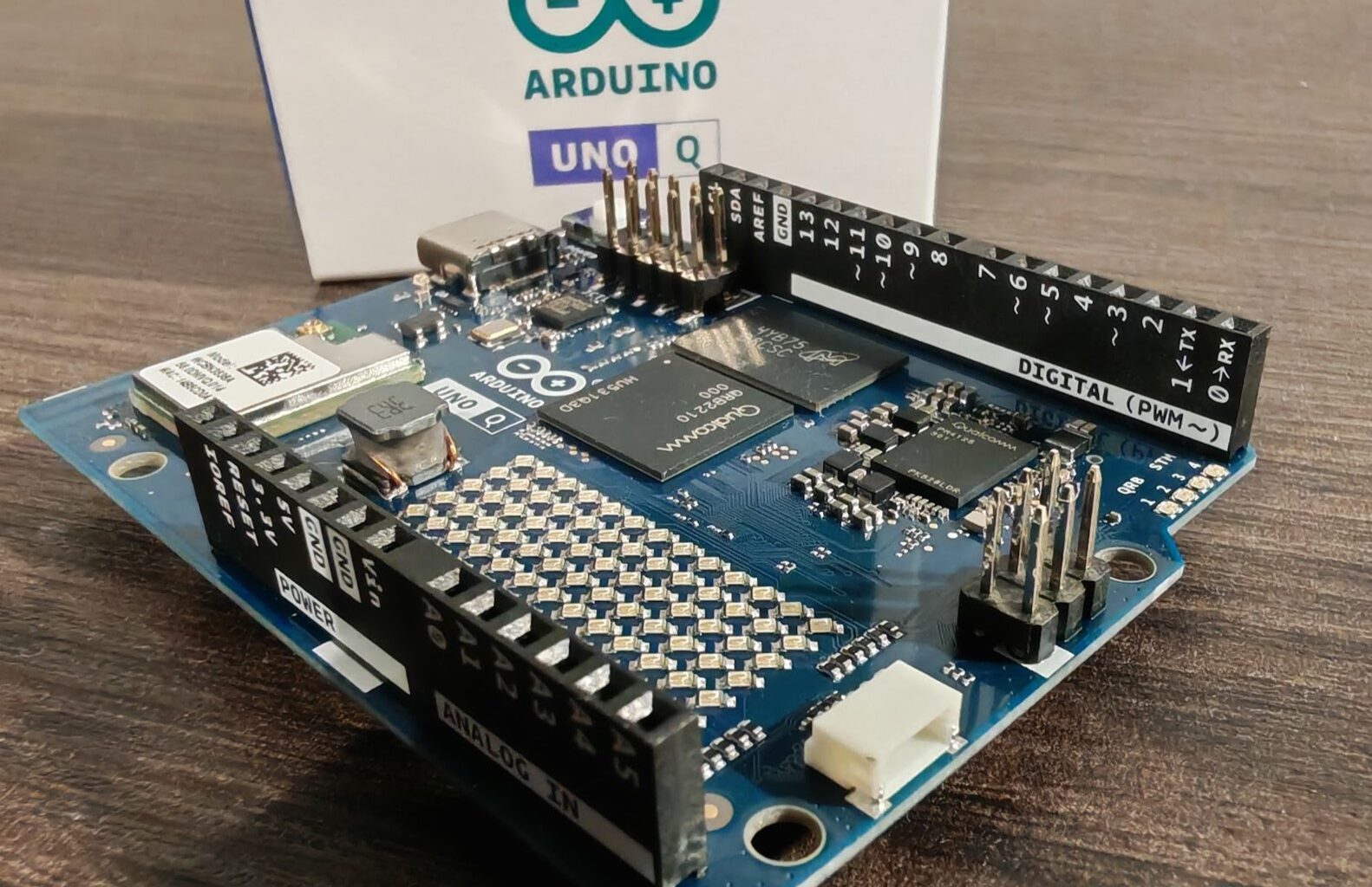 Arduino UNO Q är i grund och botten en Raspberry Pi med Arduino-gener (Bildkälla: Notebookcheck)