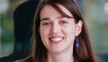 En enkel rutin med 30 minuters sittande följt av 15 minuters stående kan reducera smärta i nedre delen av ryggen markant