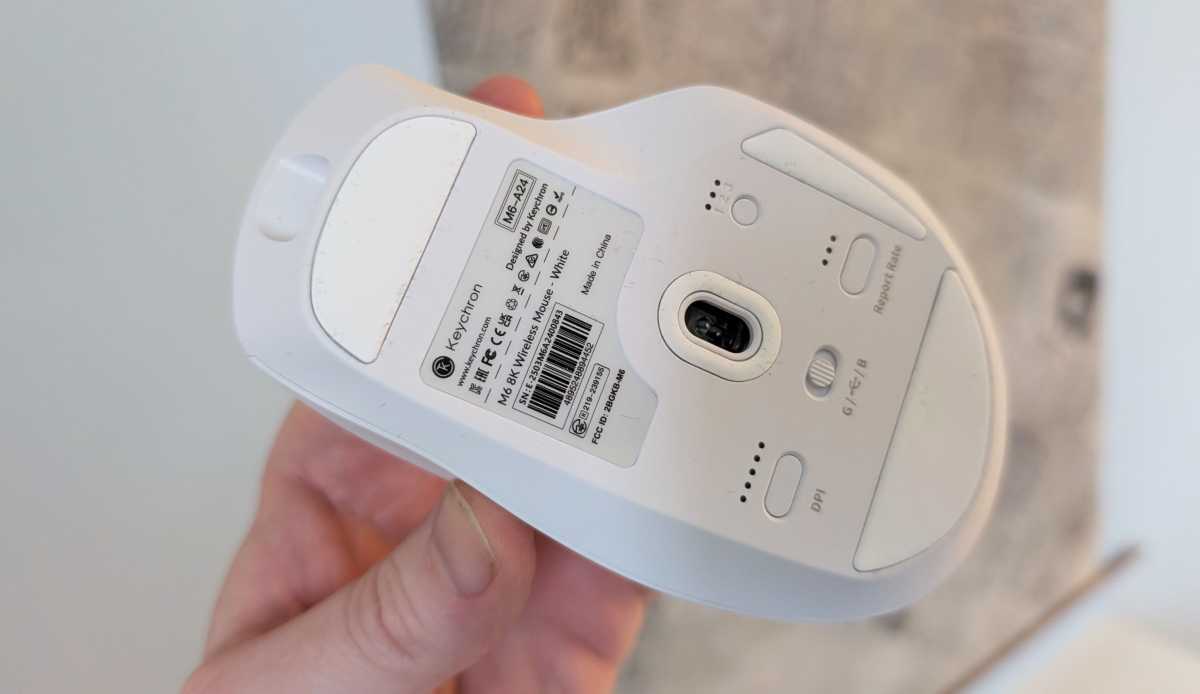 Keychron M6 V2 undersida