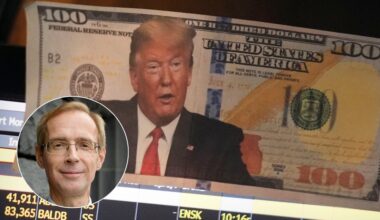 Visitors gather near a booth for Chinese technology firm Tencent at the China International Fair for Trade in Services (CIFTIS) in Beijing, Saturday, Sept. 3, 2022. (AP Photo/Mark Schiefelbein)  XMAS107