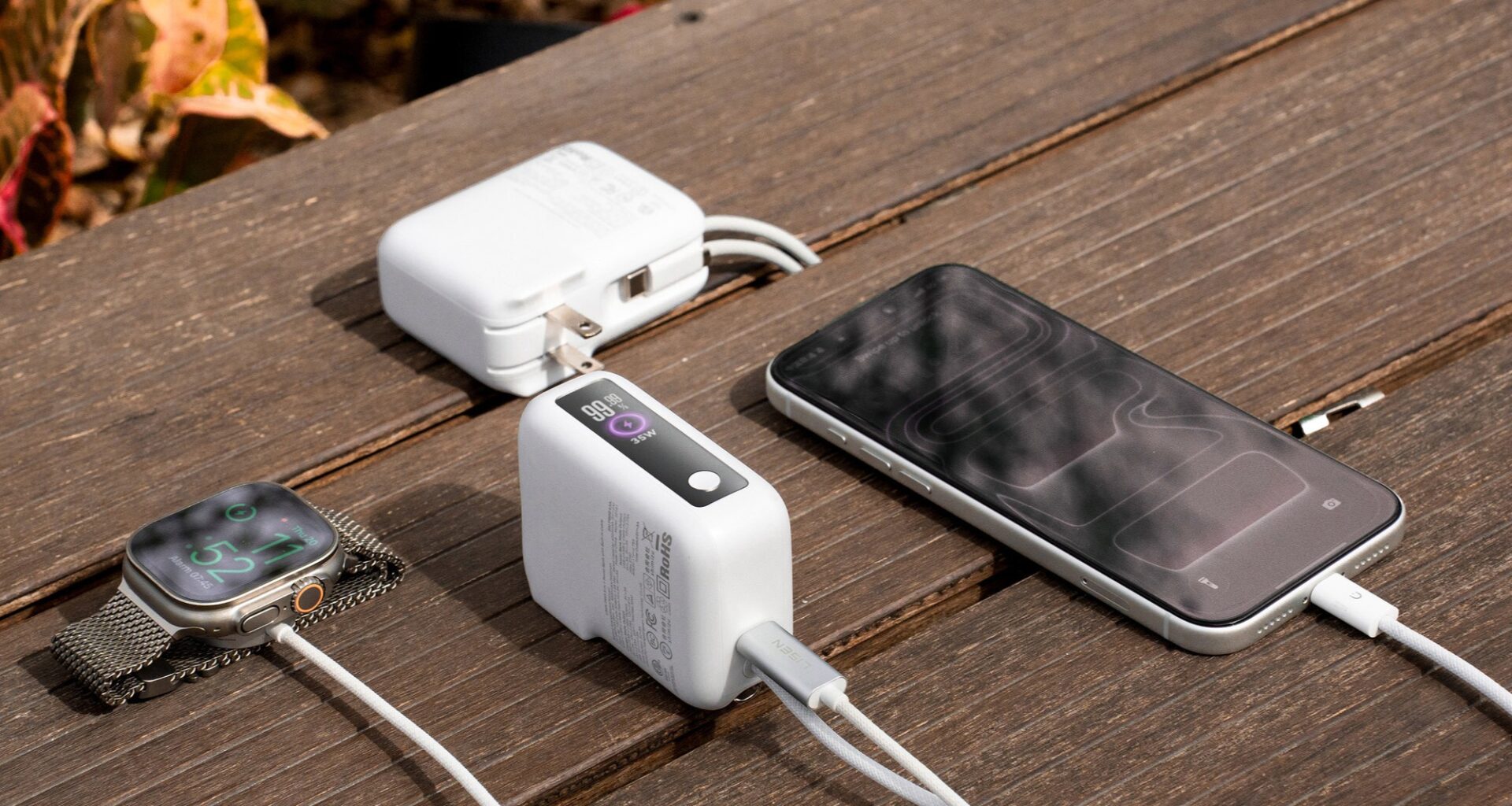 Lisen lanserar ny 3-i-1 35 W-laddare med inbyggd kabel och display