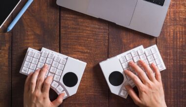 MoErgo Go60: Det nya trådlösa mekaniska tangentbordet Split Ergo har dubbla pekplattor, tysta brytare och hypereffektiv ZMK-firmware med öppen källkod