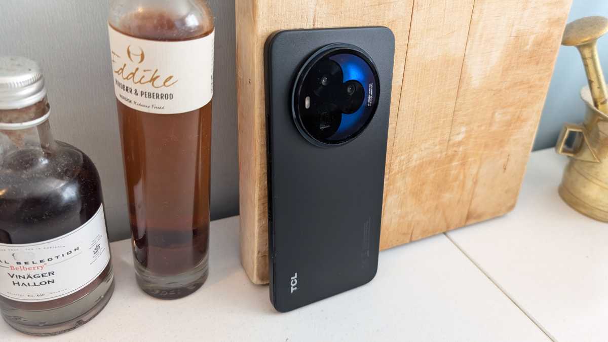 TCL Nxtpaper 60 Ultra design