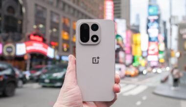 OnePlus bjuder på teaser av OnePlus 15R – och en ny smartklocka är också på väg
