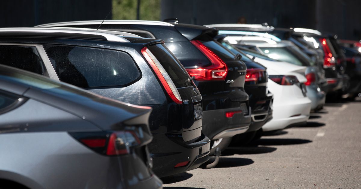 Skatteverket bör ompröva 25 procent i moms på p-platser, skriver företrädare för HSB