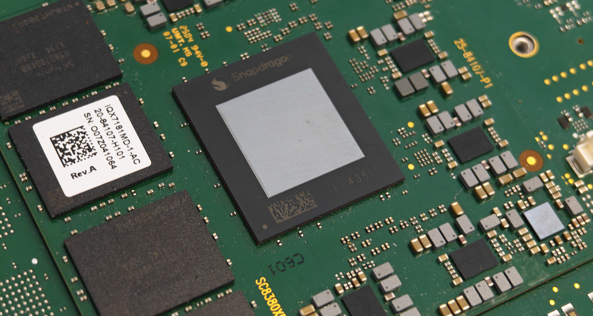 Hexagon NPU 6 i Snapdragon X2 Elite Extreme: 80 TOPS prestanda som är upp till 95% snabbare än Apple M4 och 122% snabbare än Intel Lunar Lake