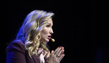 Bottennotering för V – toppnotering för KD i november