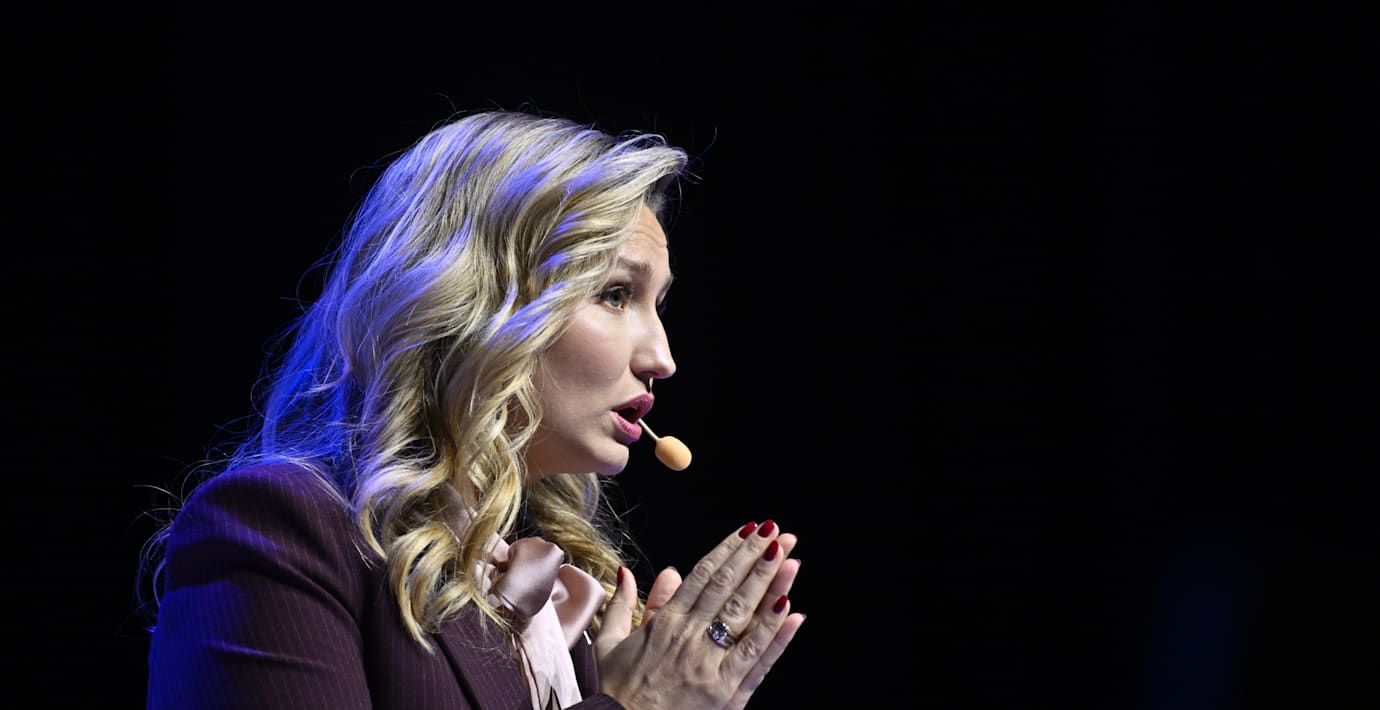 Bottennotering för V – toppnotering för KD i november